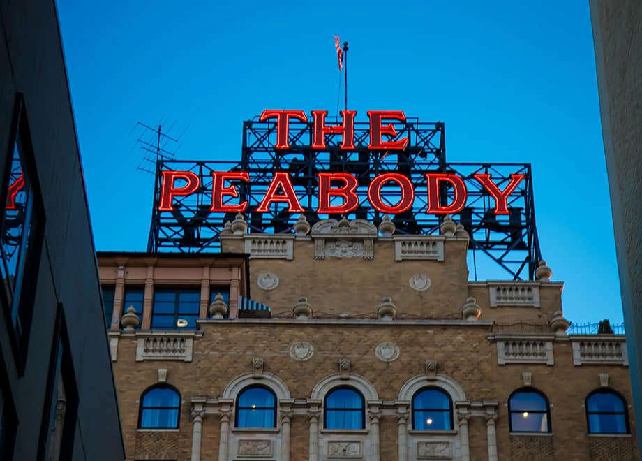 Peabody Memphis Hotel photo by Iain Feeney on Unsplash.